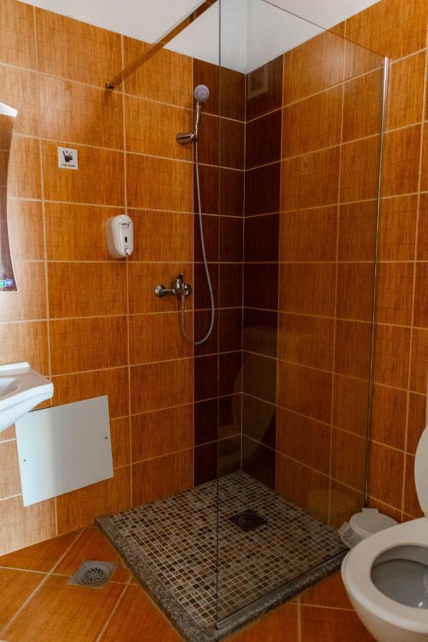 Hotel United Prisztina Zewnętrze zdjęcie